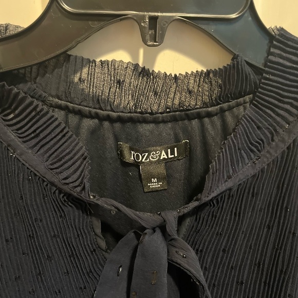 Roz & Ali navy blue blouse size M - Picture 3 of 6